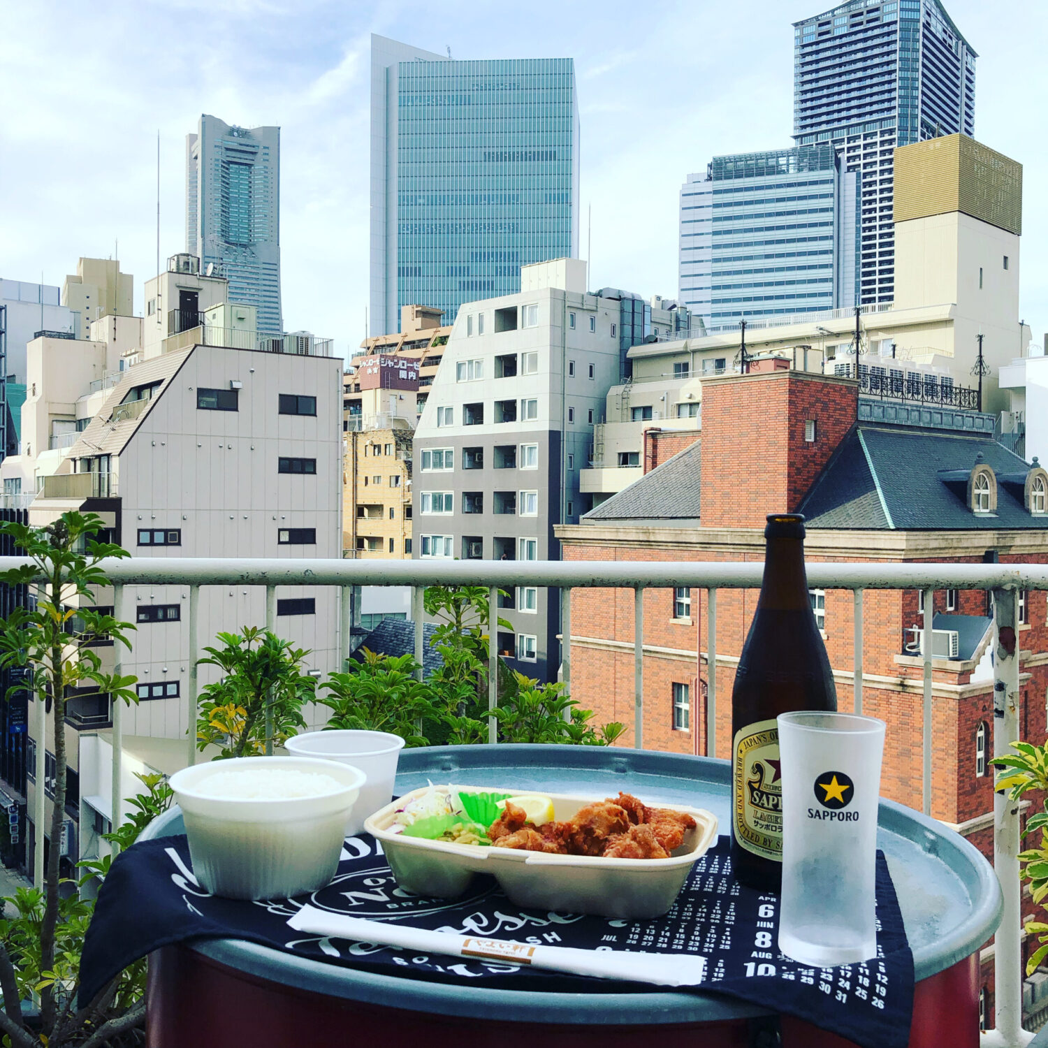 店主の特権。テラスでピクニック気分（笑